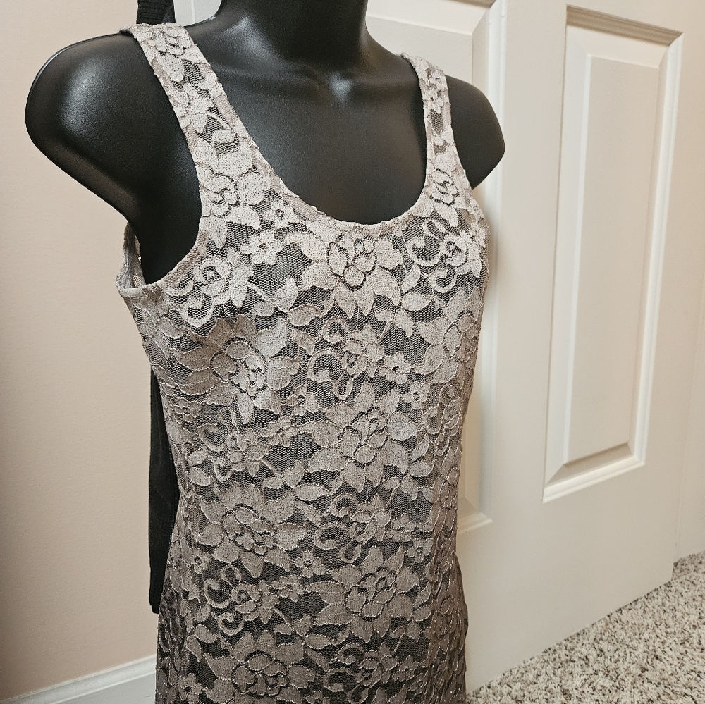 BKE Floral Lace Ombre Tank Top - Picture 6 of 10